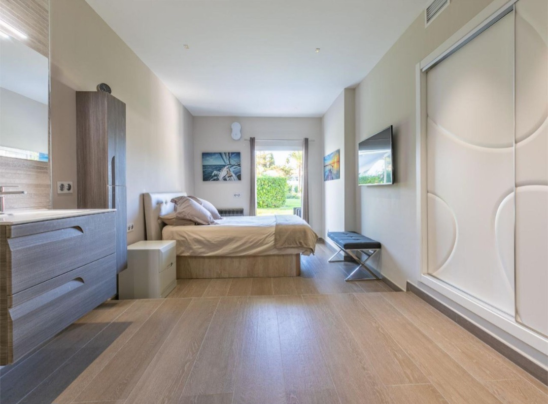 Exclusivo apartamento en entorno de golf con jardín y piscina