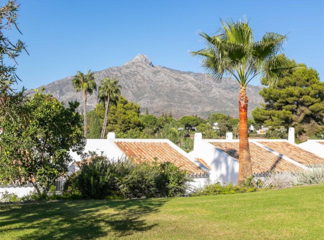 Exclusivo apartamento en entorno de golf con jardín y piscina