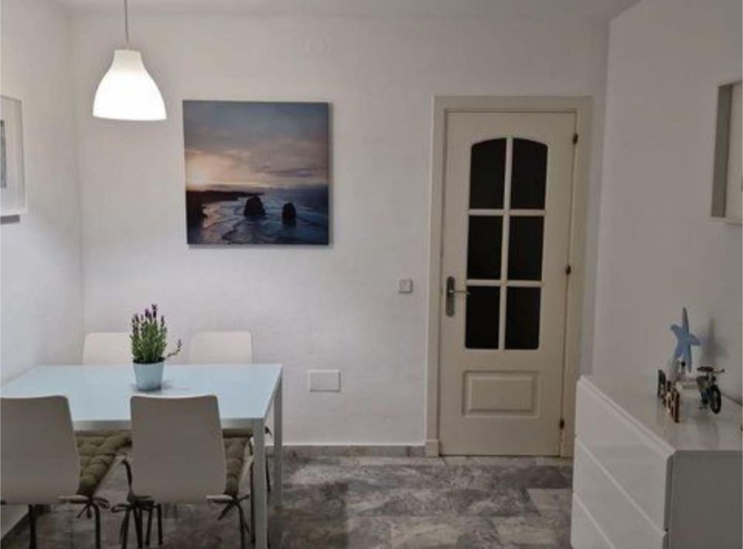 Se alquila precioso apartamento recién reformado y completamente amueblado en Añoreta Golf, Rincón de la Victoria.