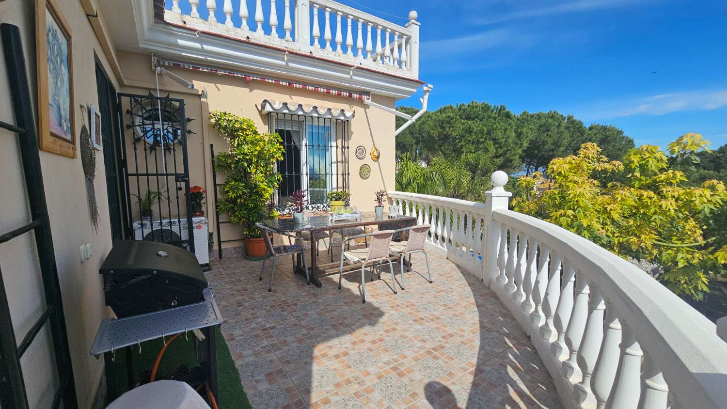 Villa independiente con impresionantes vistas en Pinos de Alhaurín – Alhaurín de la Torre