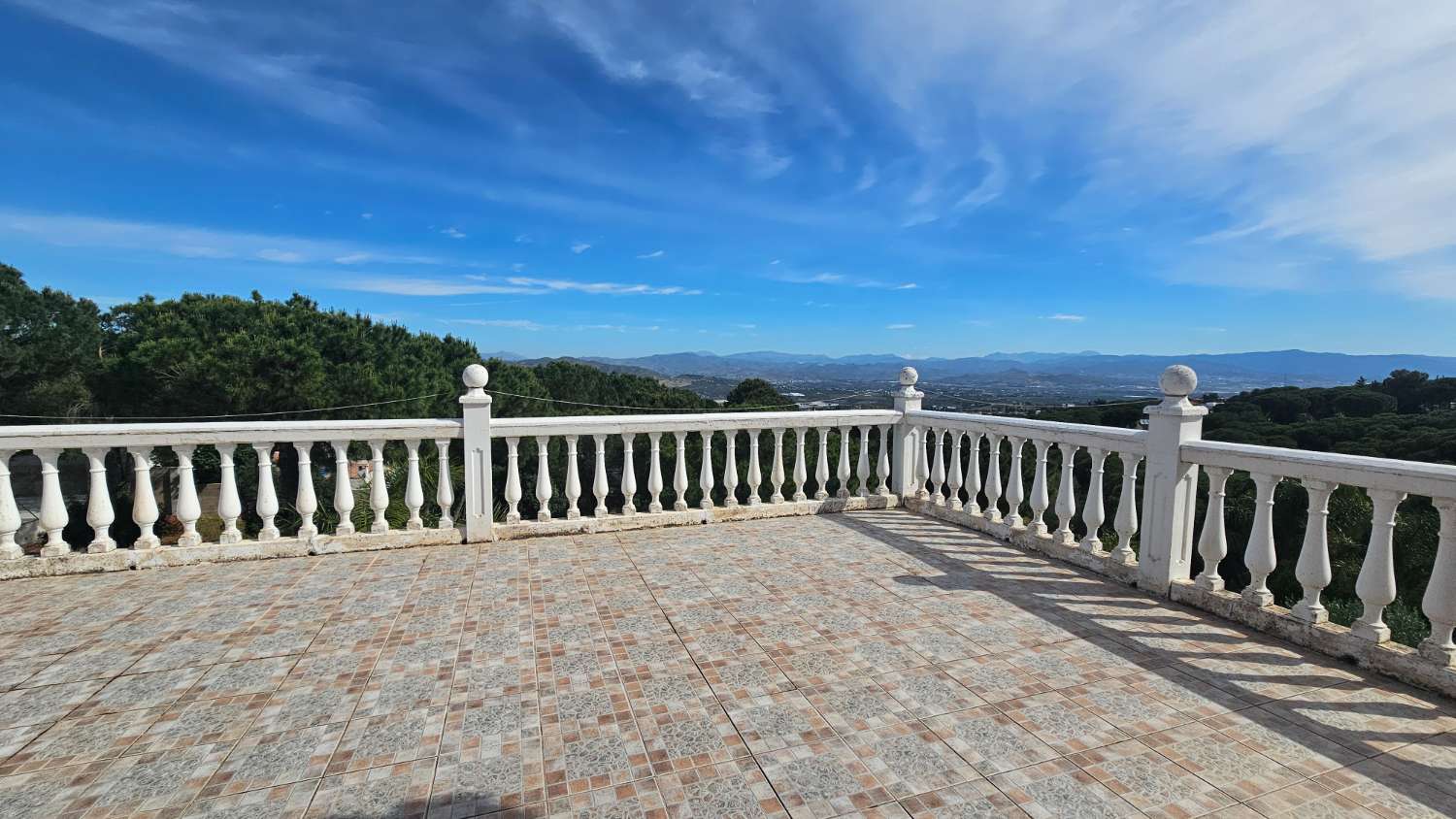 Villa independiente con impresionantes vistas en Pinos de Alhaurín – Alhaurín de la Torre