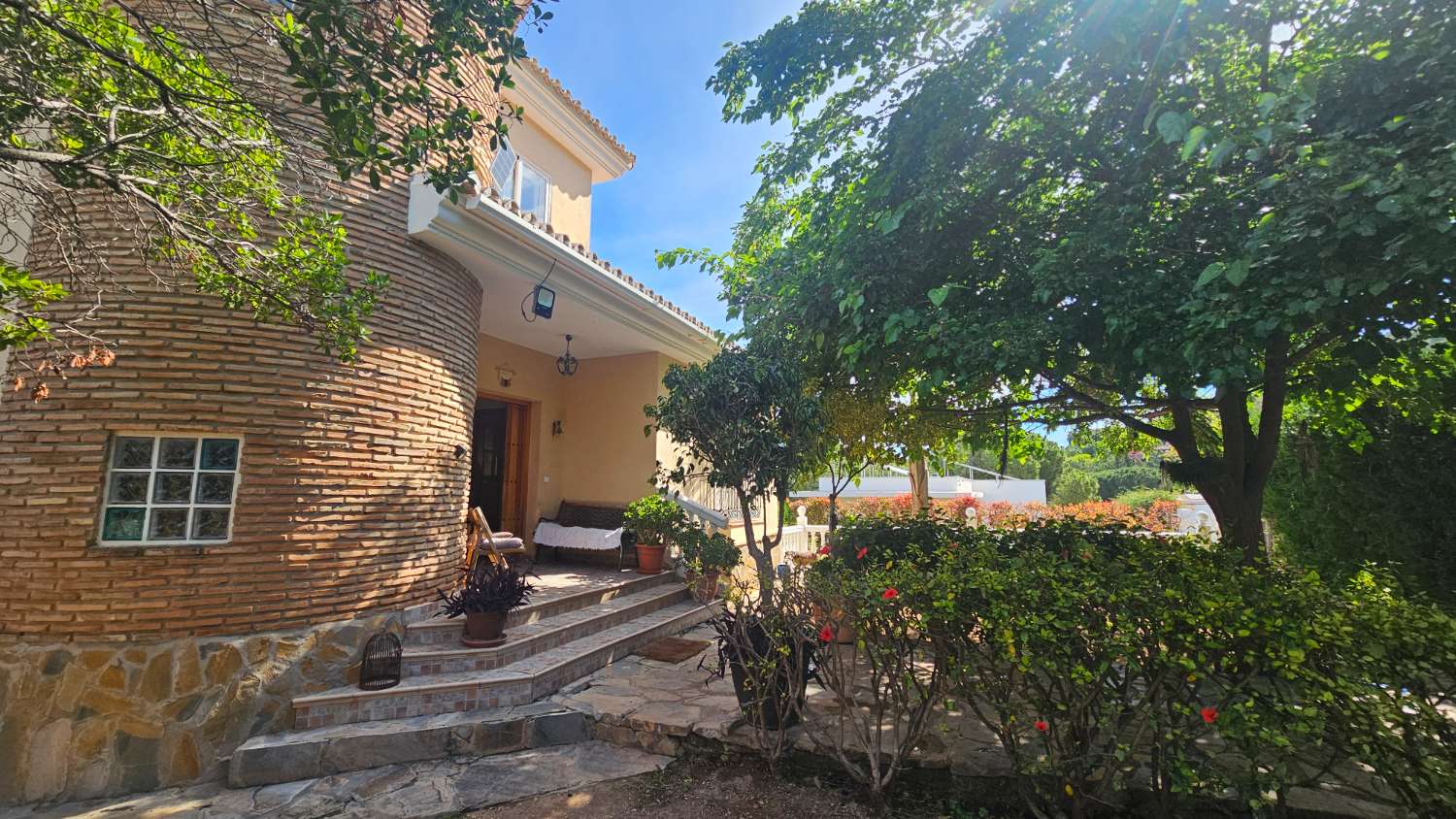 Villa independiente con impresionantes vistas en Pinos de Alhaurín – Alhaurín de la Torre