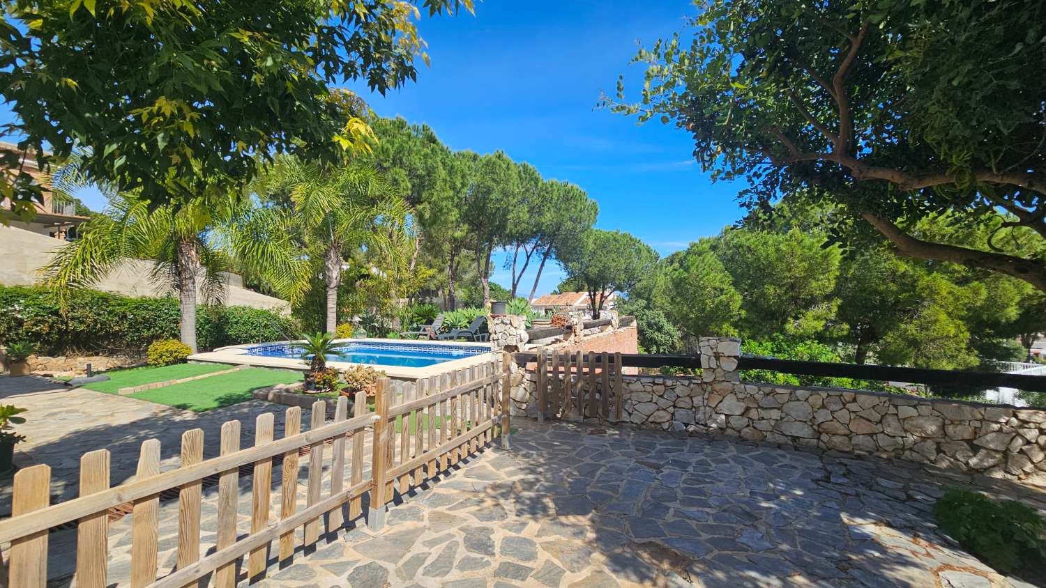 Villa independiente con impresionantes vistas en Pinos de Alhaurín – Alhaurín de la Torre