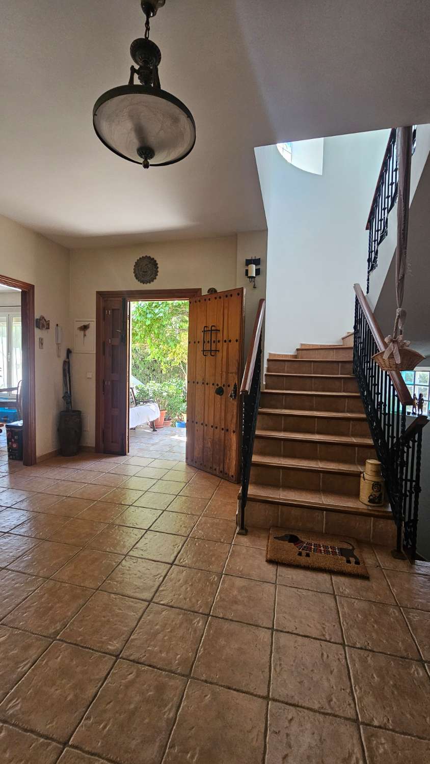 Villa independiente con impresionantes vistas en Pinos de Alhaurín – Alhaurín de la Torre