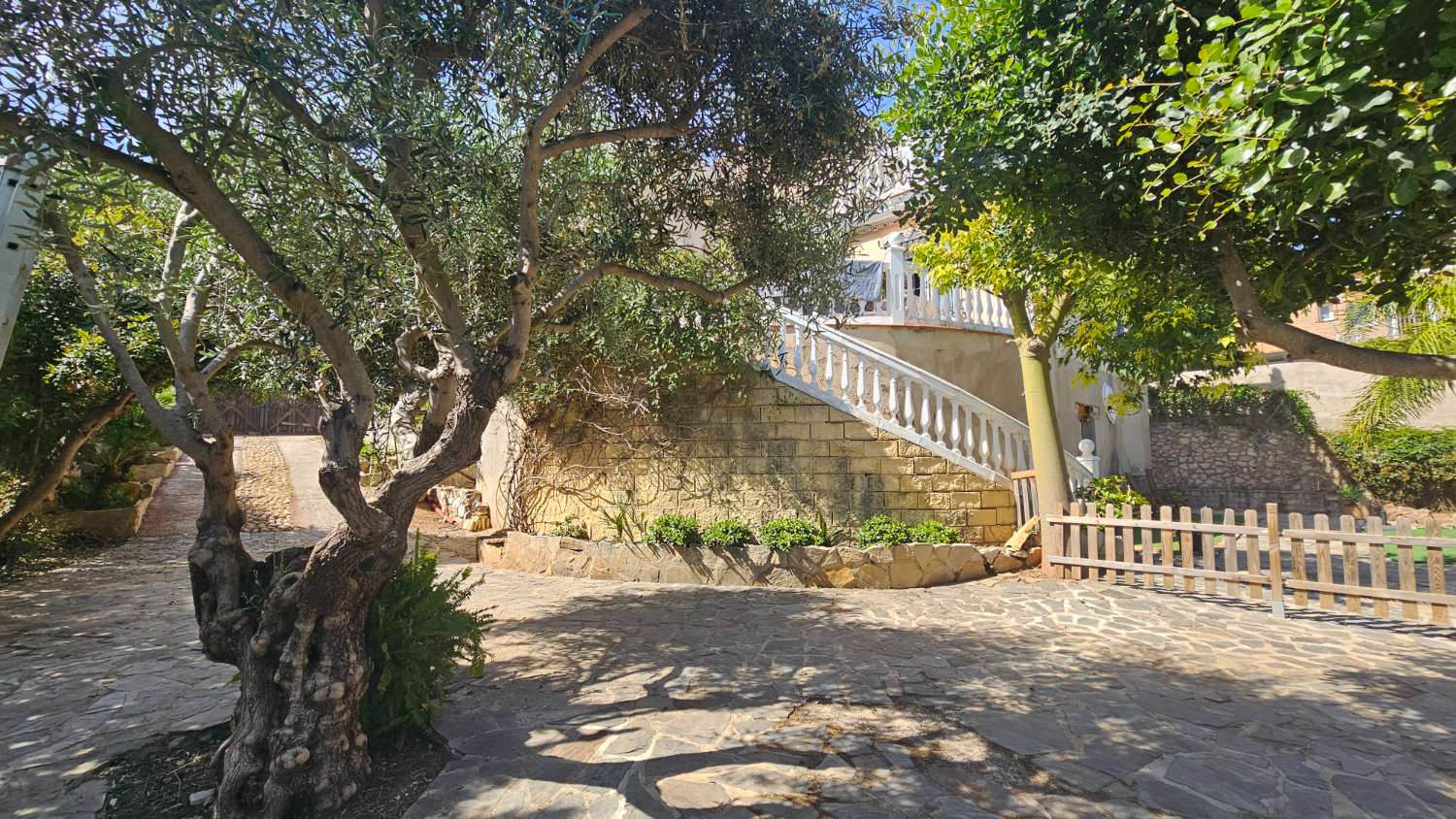 Villa independiente con impresionantes vistas en Pinos de Alhaurín – Alhaurín de la Torre