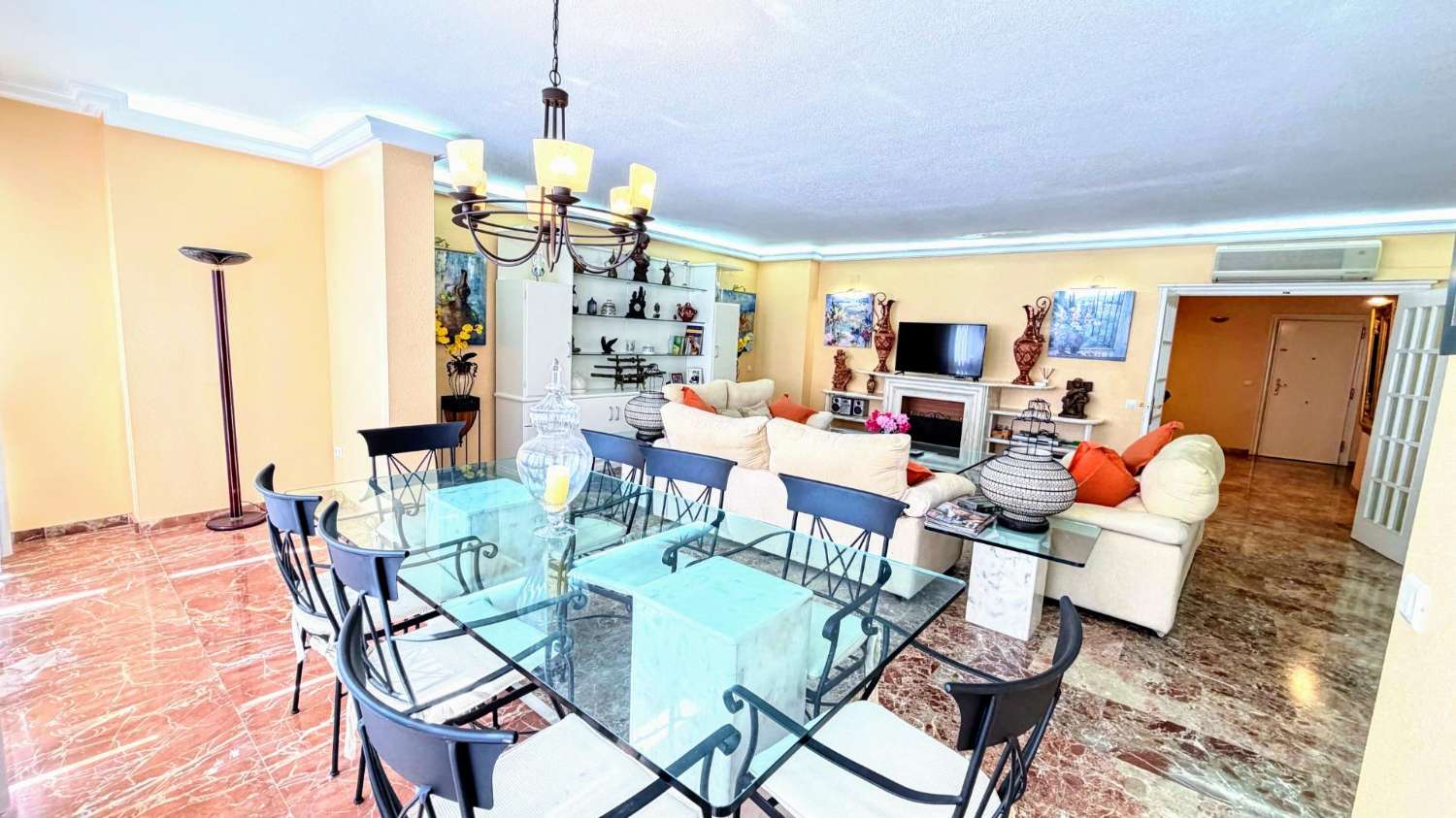 Excepcional piso situado en pleno centro de Torremolinos