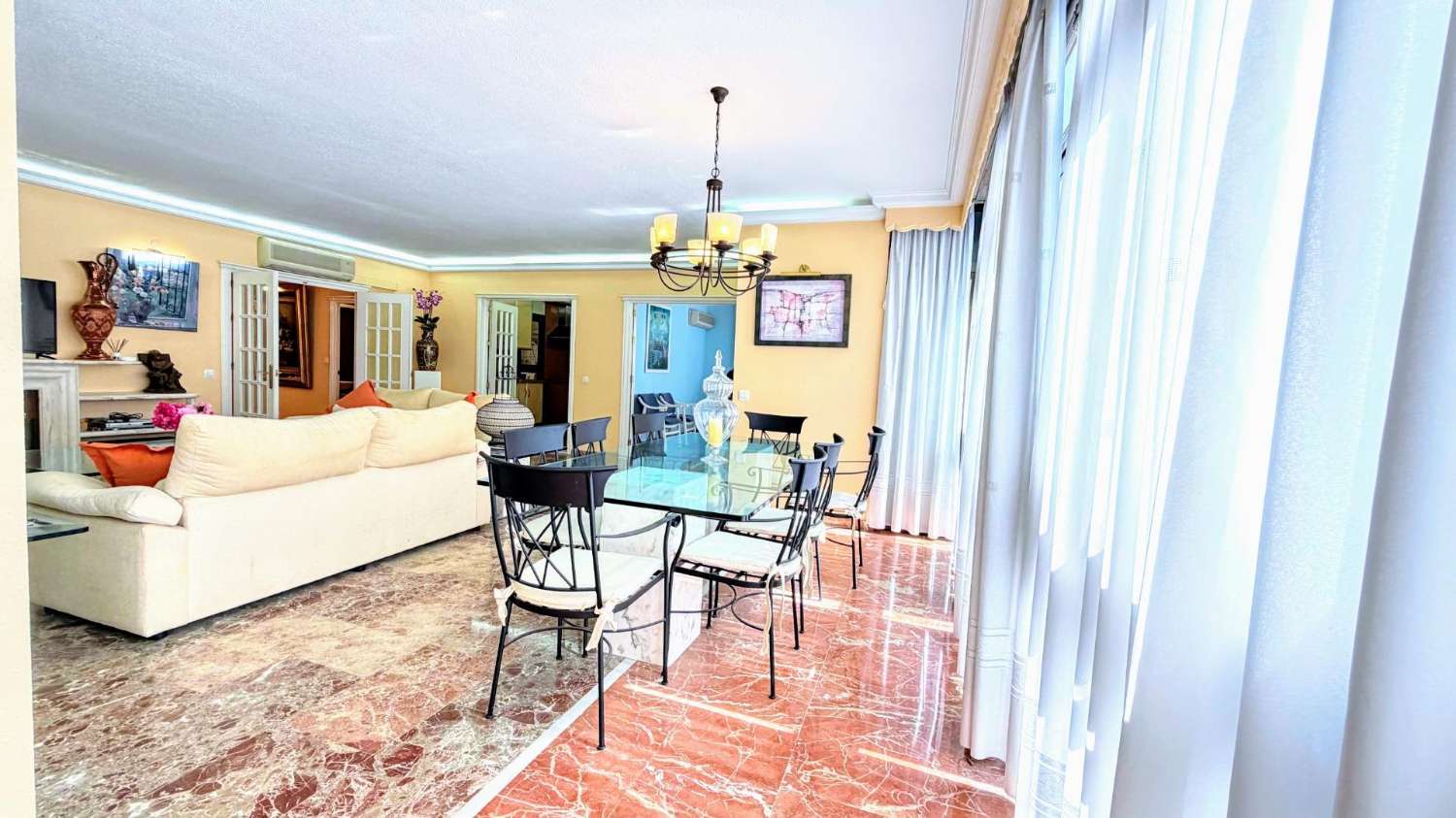 Excepcional piso situado en pleno centro de Torremolinos