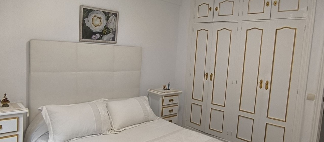 EXCLUSIVO APARTAMENTO REFORMADO EN EL CENTRO DE MARBELLA, A UN PASO DEL MAR