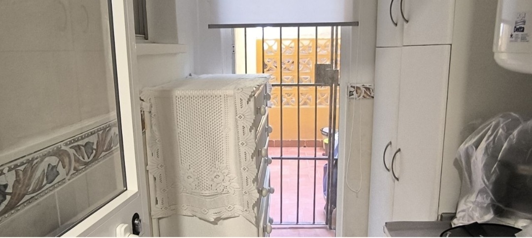 EXCLUSIVO APARTAMENTO REFORMADO EN EL CENTRO DE MARBELLA, A UN PASO DEL MAR