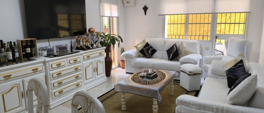 EXCLUSIVO APARTAMENTO REFORMADO EN EL CENTRO DE MARBELLA, A UN PASO DEL MAR
