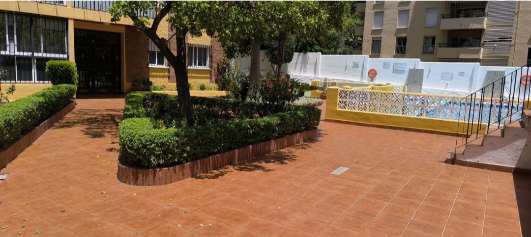EXCLUSIVO APARTAMENTO REFORMADO EN EL CENTRO DE MARBELLA, A UN PASO DEL MAR