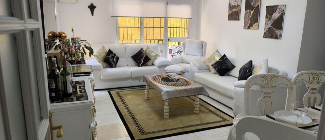 EXCLUSIVO APARTAMENTO REFORMADO EN EL CENTRO DE MARBELLA, A UN PASO DEL MAR