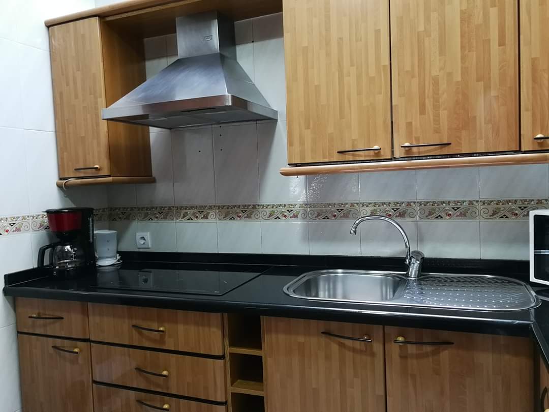 Pieni huoneisto vuokrattavissa La Carihuela - Los Nidos (Torremolinos)