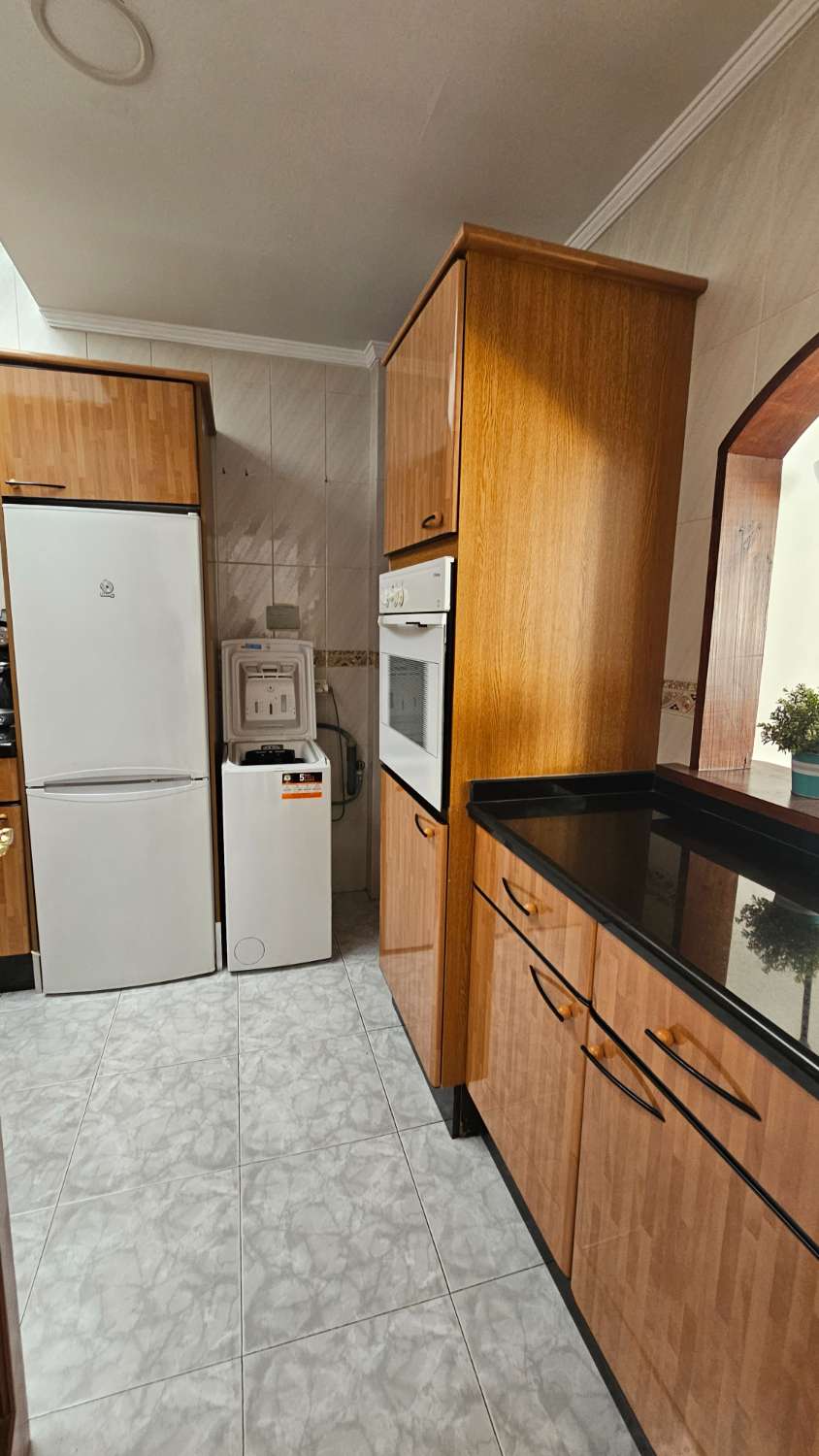 Pieni huoneisto vuokrattavissa La Carihuela - Los Nidos (Torremolinos)