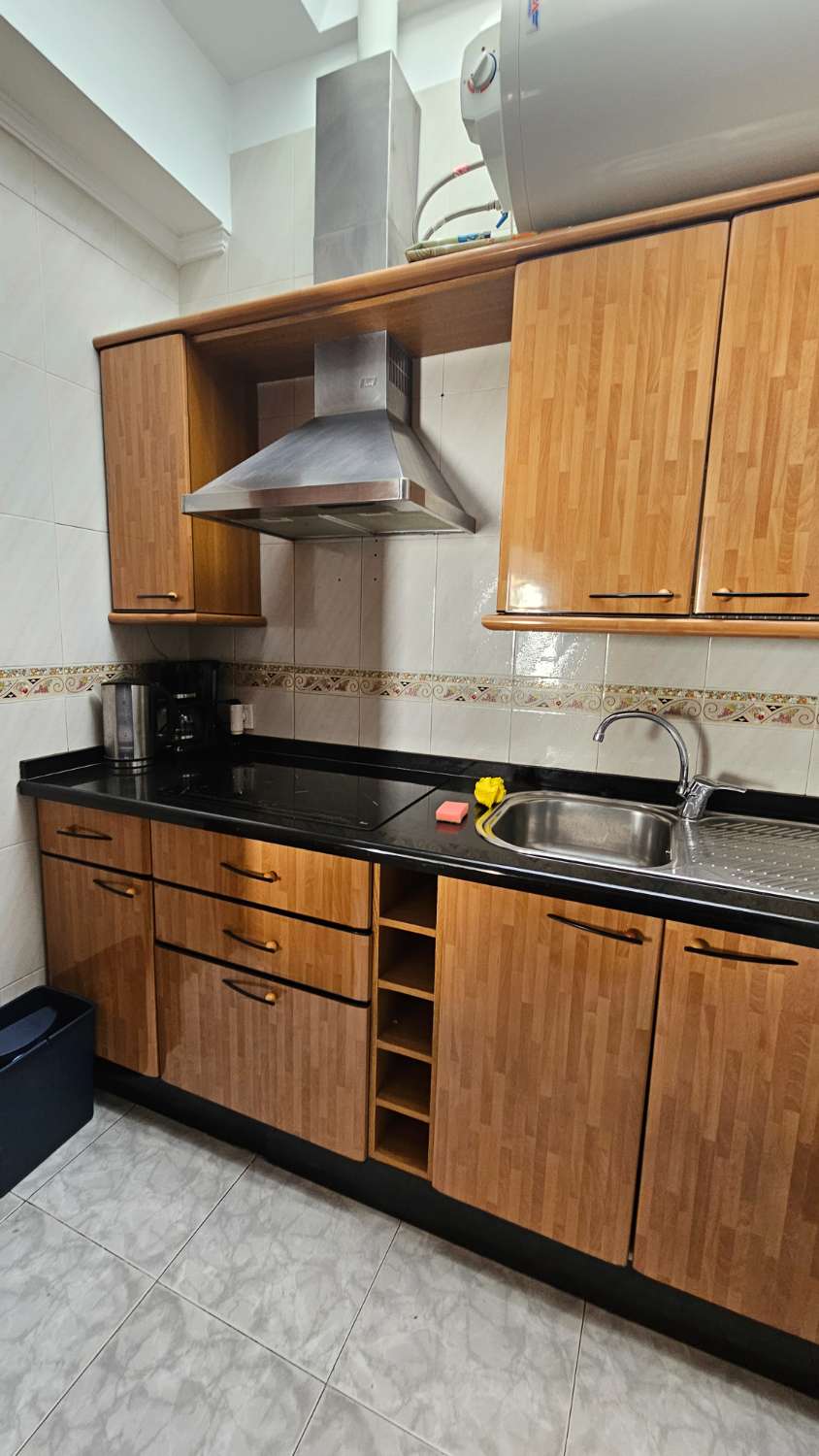 Pieni huoneisto vuokrattavissa La Carihuela - Los Nidos (Torremolinos)