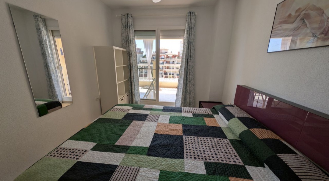 Apartamento en venta en Benalmádena con vistas al mar y a la montaña