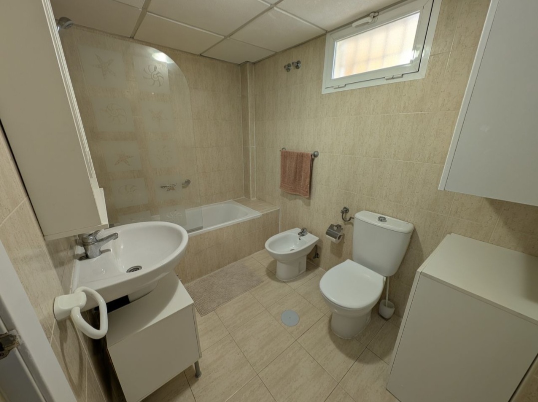 Apartamento en venta en Benalmádena con vistas al mar y a la montaña