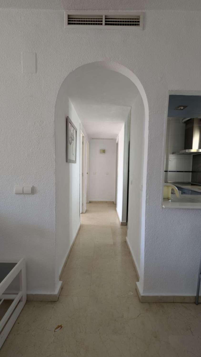 Apartamento en venta en Benalmádena con vistas al mar y a la montaña