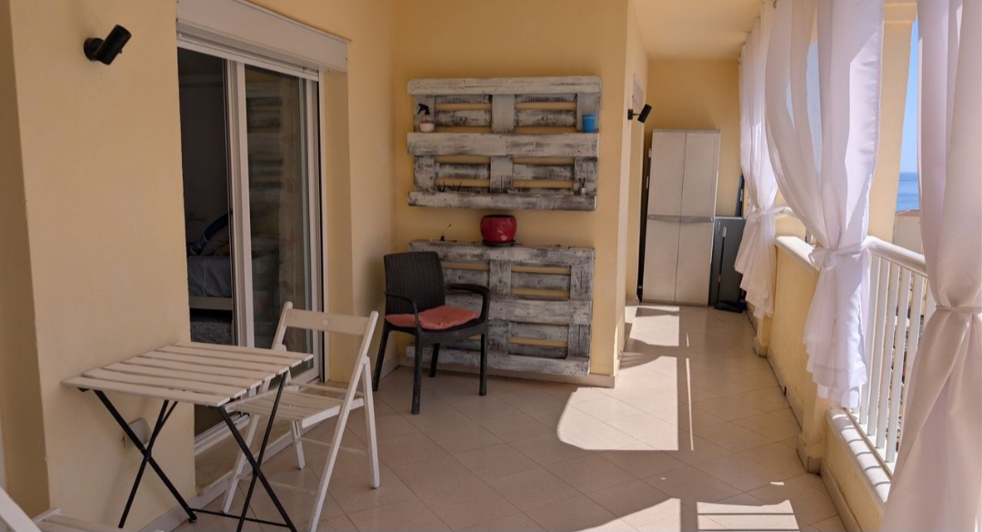 Apartamento en venta en Benalmádena con vistas al mar y a la montaña