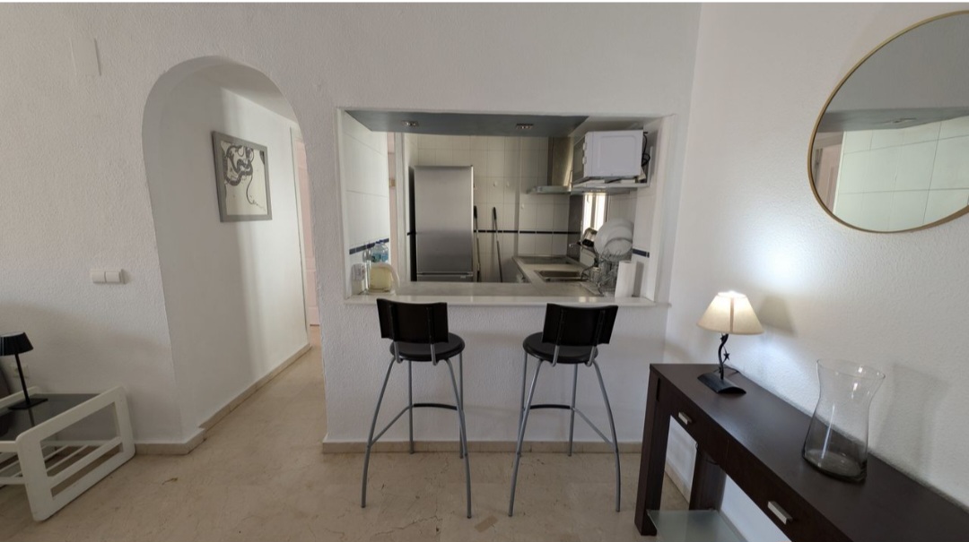 Apartamento en venta en Benalmádena con vistas al mar y a la montaña