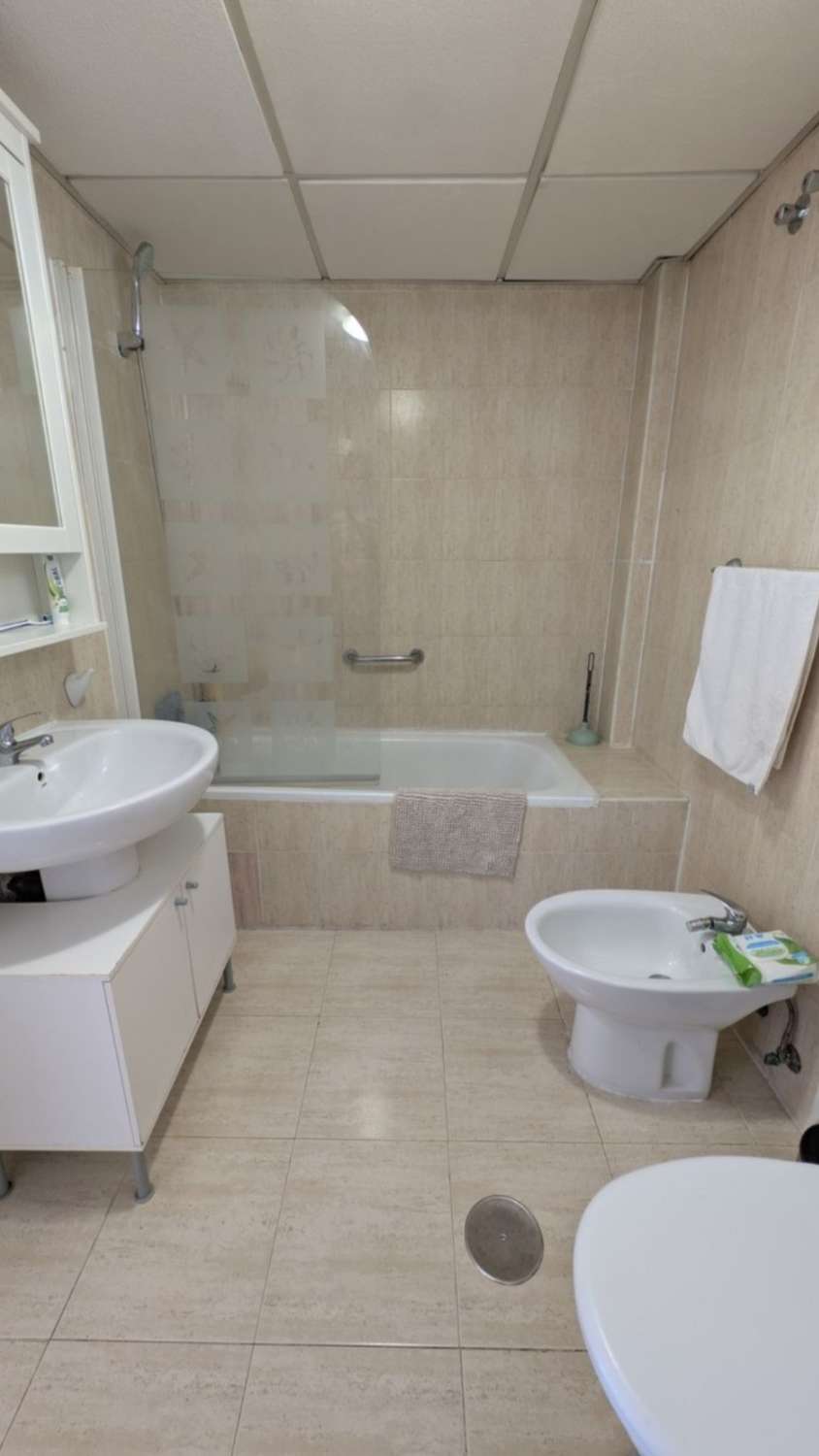 Apartamento en venta en Benalmádena con vistas al mar y a la montaña