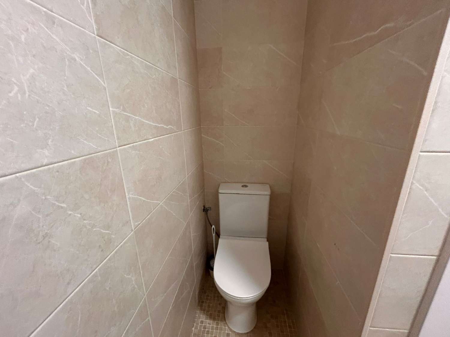 CHALET ADOSADO FAMILIAR EN ALHAURÍN DE LA TORRE CON GARAJE, SÓTANO Y PISCINA COMUNITARIA