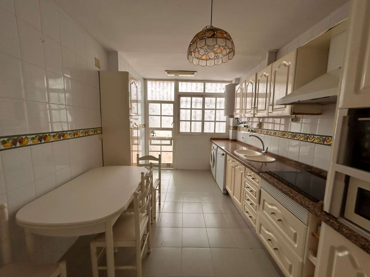 CHALET ADOSADO FAMILIAR EN ALHAURÍN DE LA TORRE CON GARAJE, SÓTANO Y PISCINA COMUNITARIA
