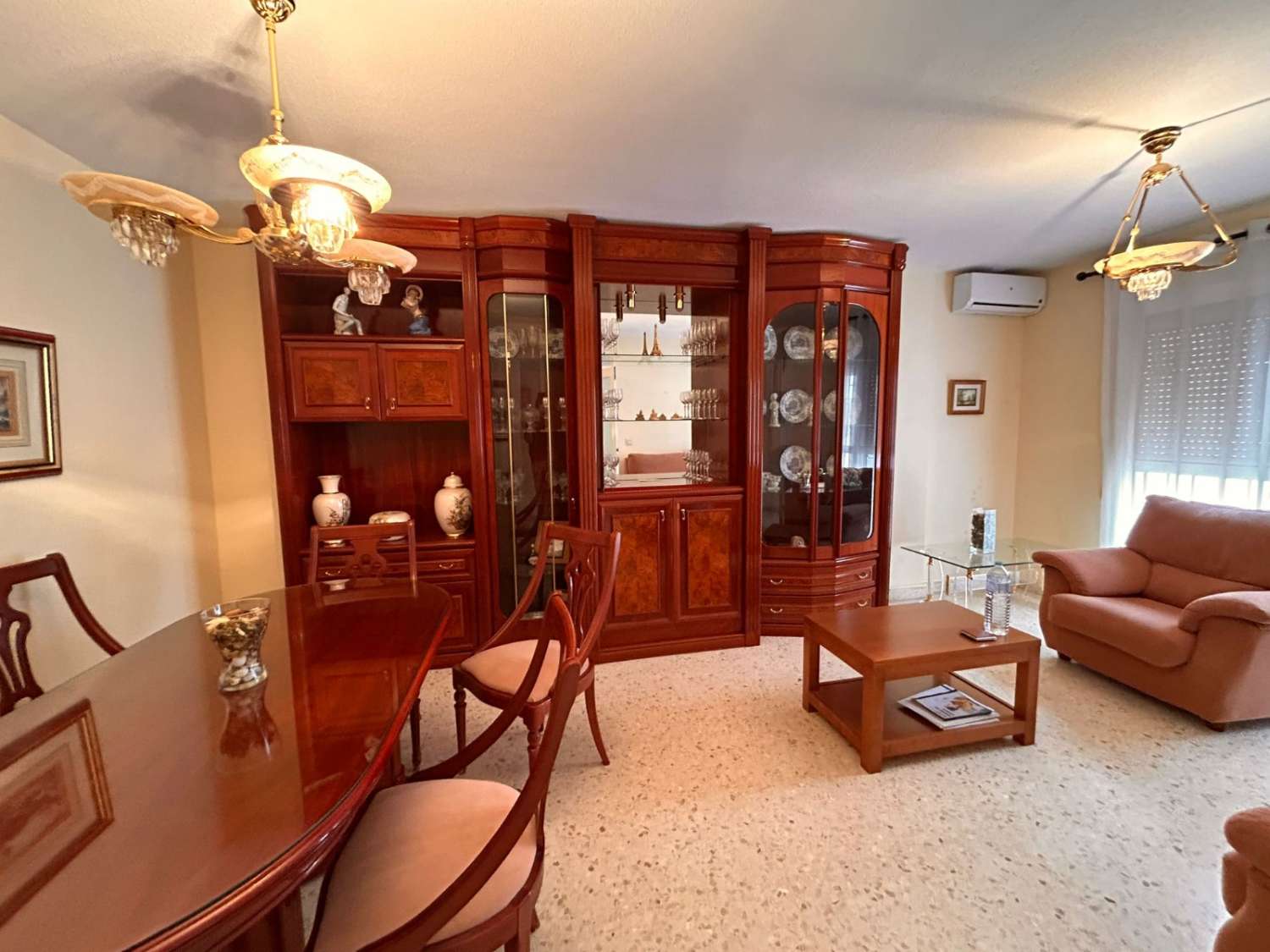 CHALET ADOSADO FAMILIAR EN ALHAURÍN DE LA TORRE CON GARAJE, SÓTANO Y PISCINA COMUNITARIA