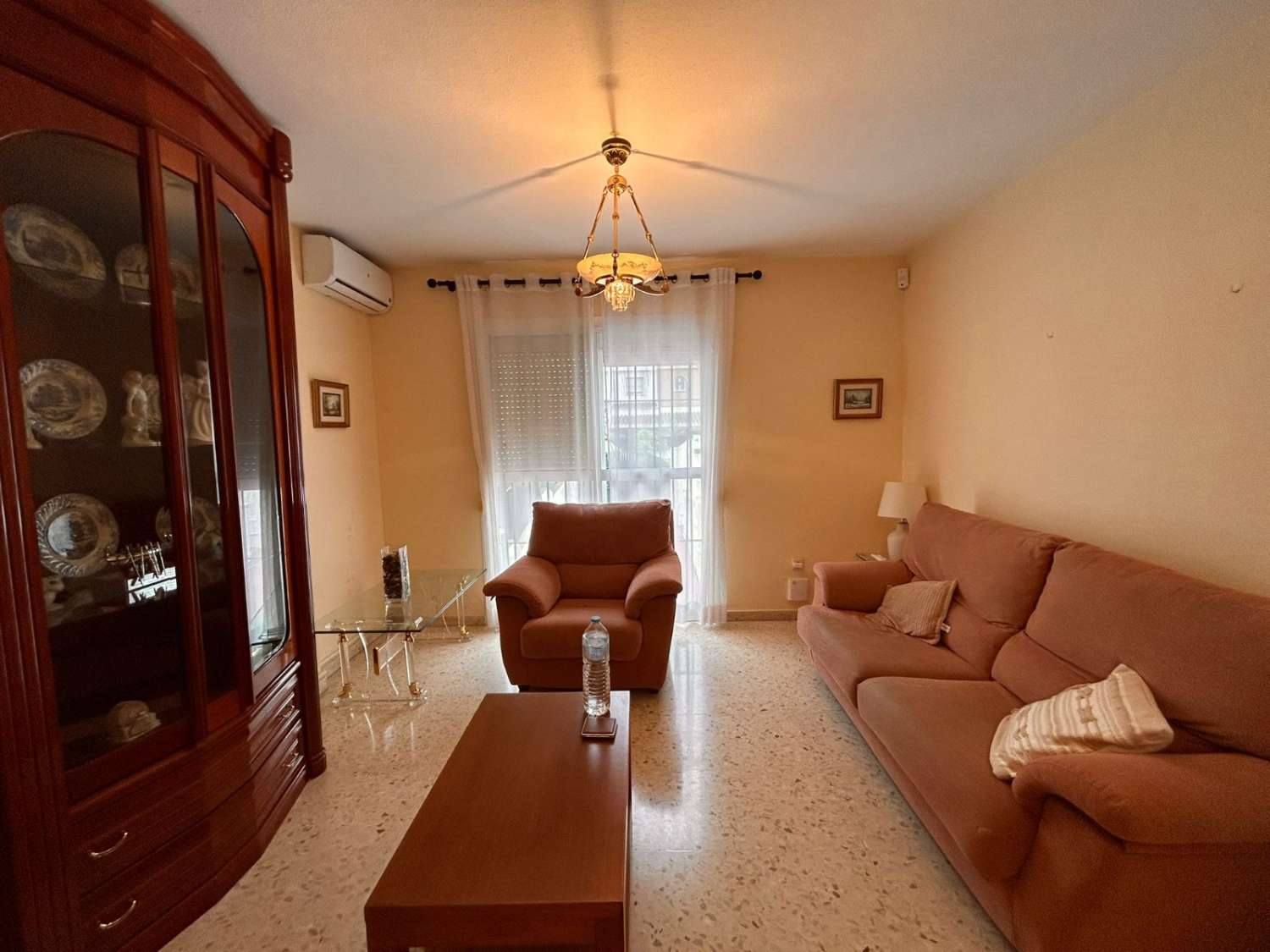 CHALET ADOSADO FAMILIAR EN ALHAURÍN DE LA TORRE CON GARAJE, SÓTANO Y PISCINA COMUNITARIA