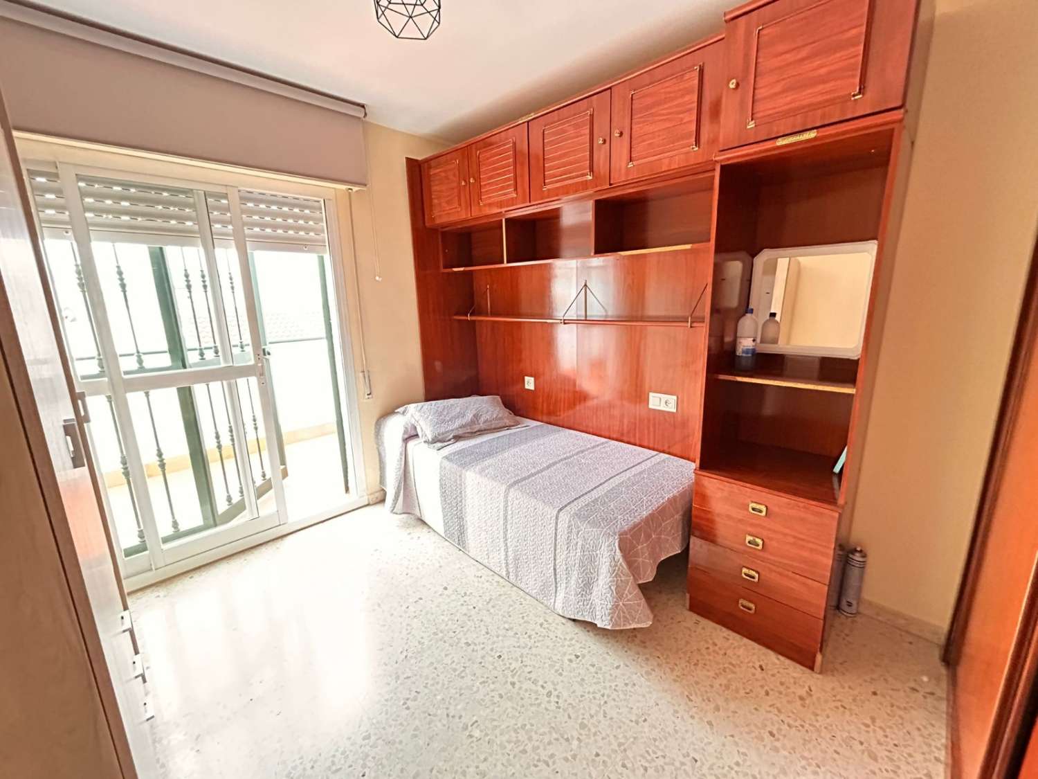 CHALET ADOSADO FAMILIAR EN ALHAURÍN DE LA TORRE CON GARAJE, SÓTANO Y PISCINA COMUNITARIA