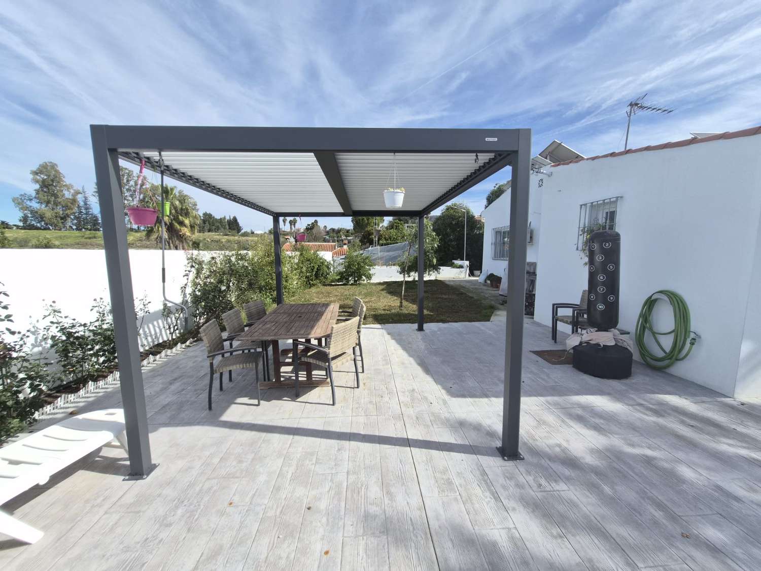 Exclusiva Casa Independiente con Piscina y Vistas Panorámicas en Cártama
