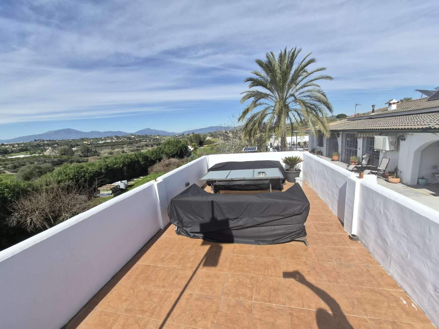 Exclusiva Casa Independiente con Piscina y Vistas Panorámicas en Cártama