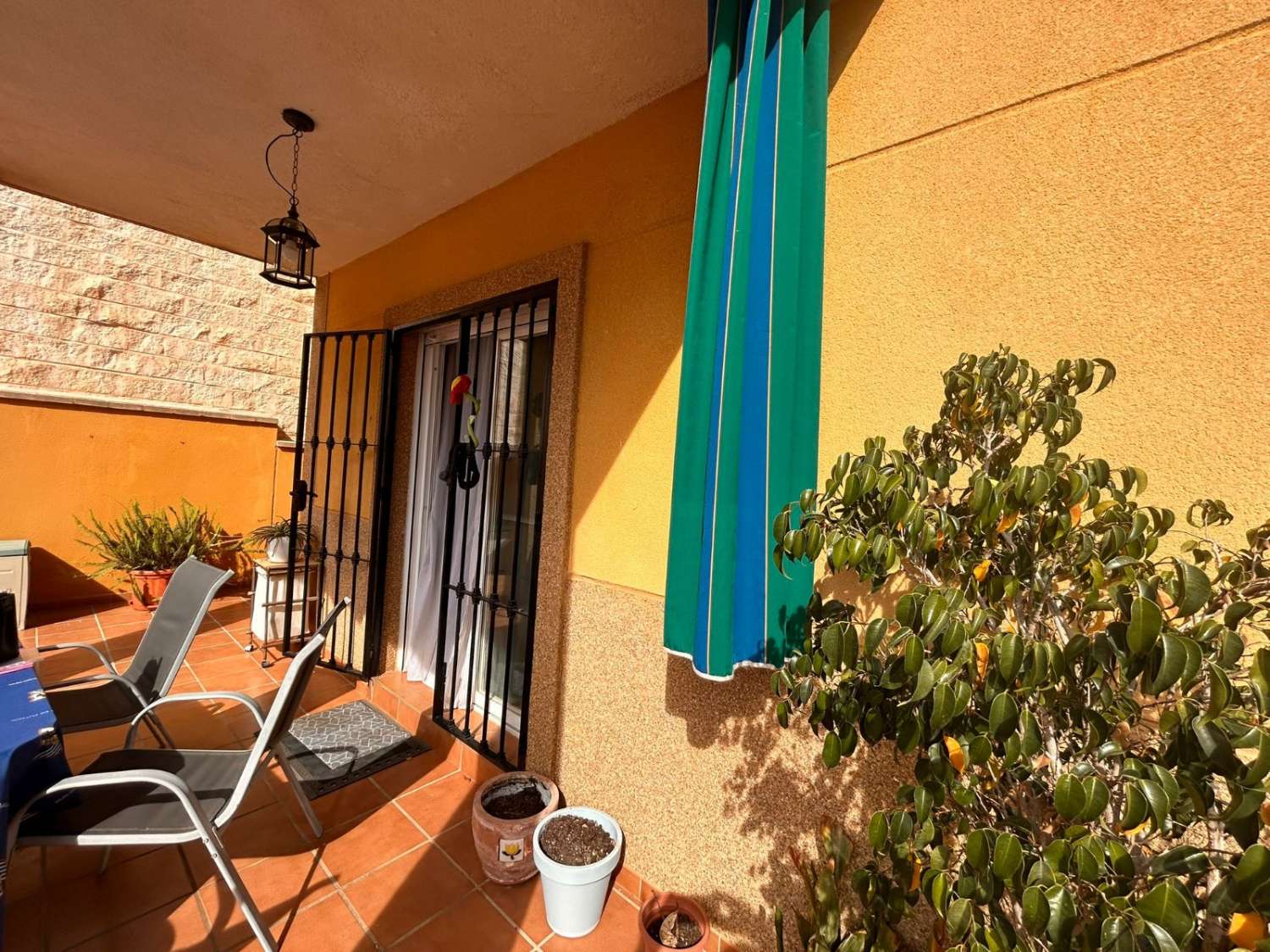 Exclusivo chalet independiente con piscina, zona de barbacoa y eficiencia energética