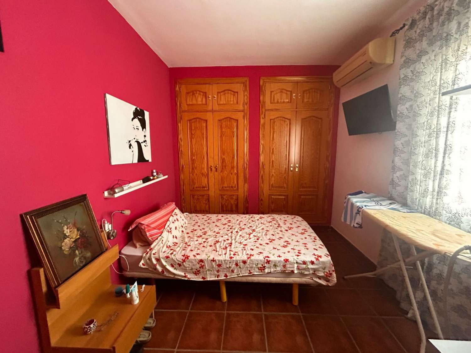Exclusivo chalet independiente con piscina, zona de barbacoa y eficiencia energética