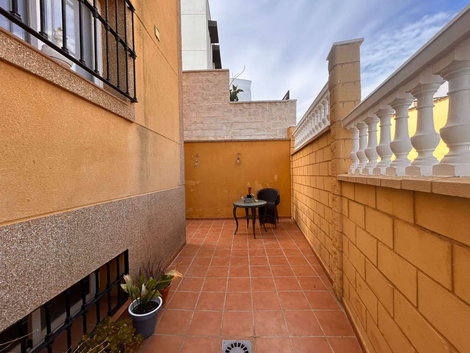 Exclusivo chalet independiente con piscina, zona de barbacoa y eficiencia energética