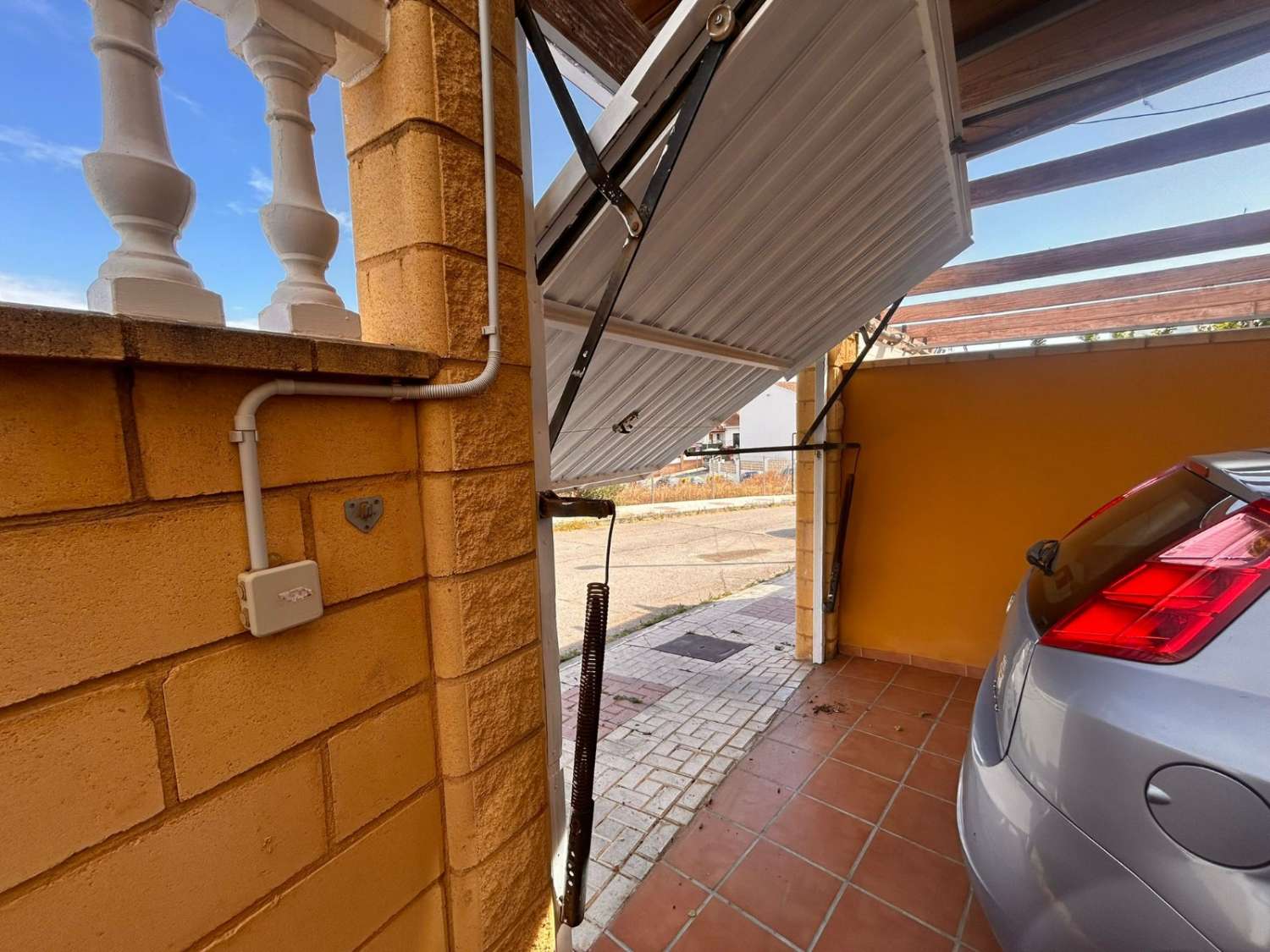 Exclusivo chalet independiente con piscina, zona de barbacoa y eficiencia energética