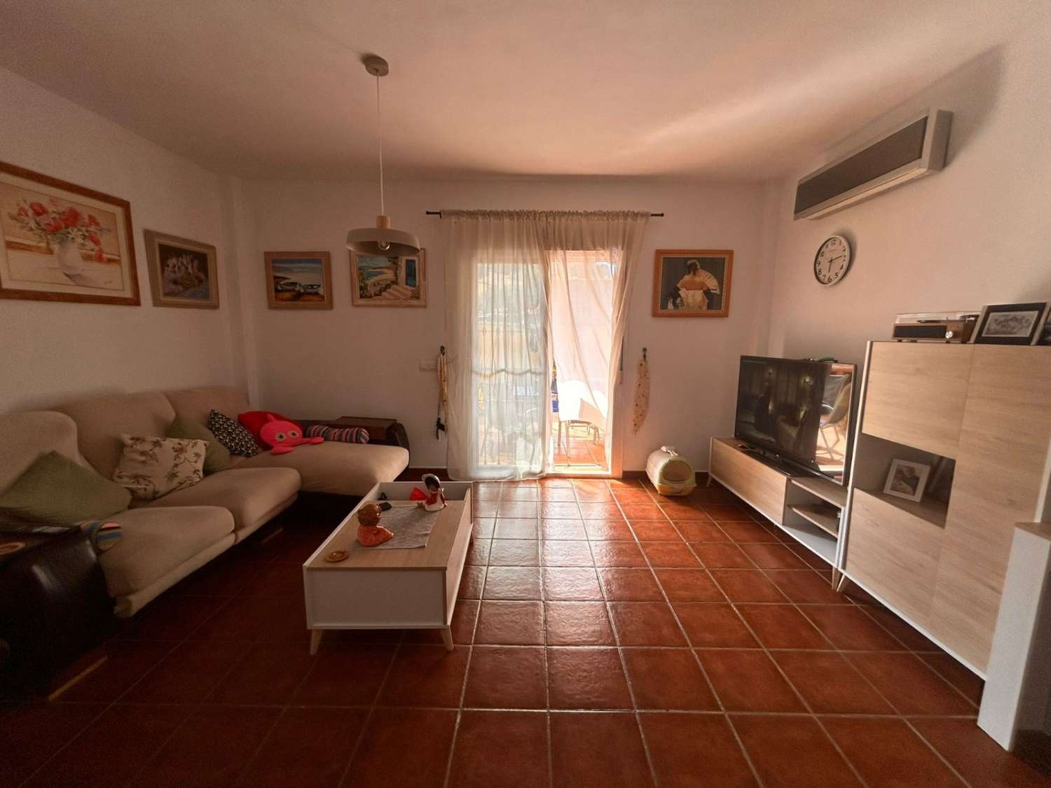 Exclusivo chalet independiente con piscina, zona de barbacoa y eficiencia energética