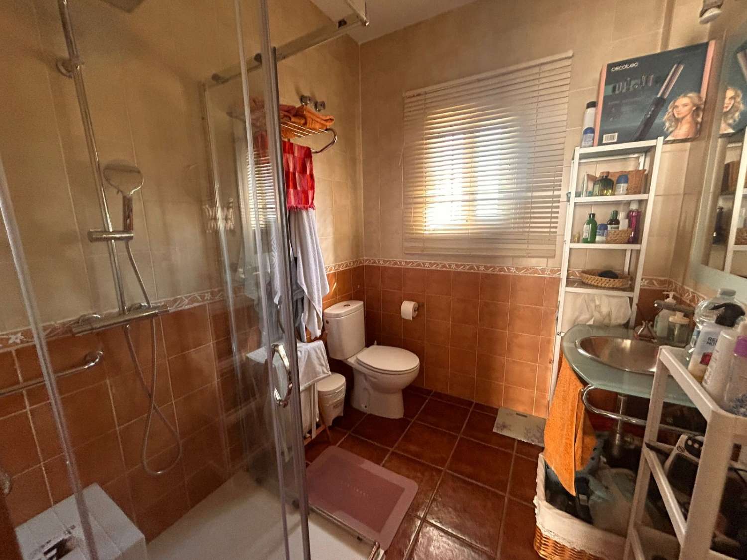 Exclusivo chalet independiente con piscina, zona de barbacoa y eficiencia energética