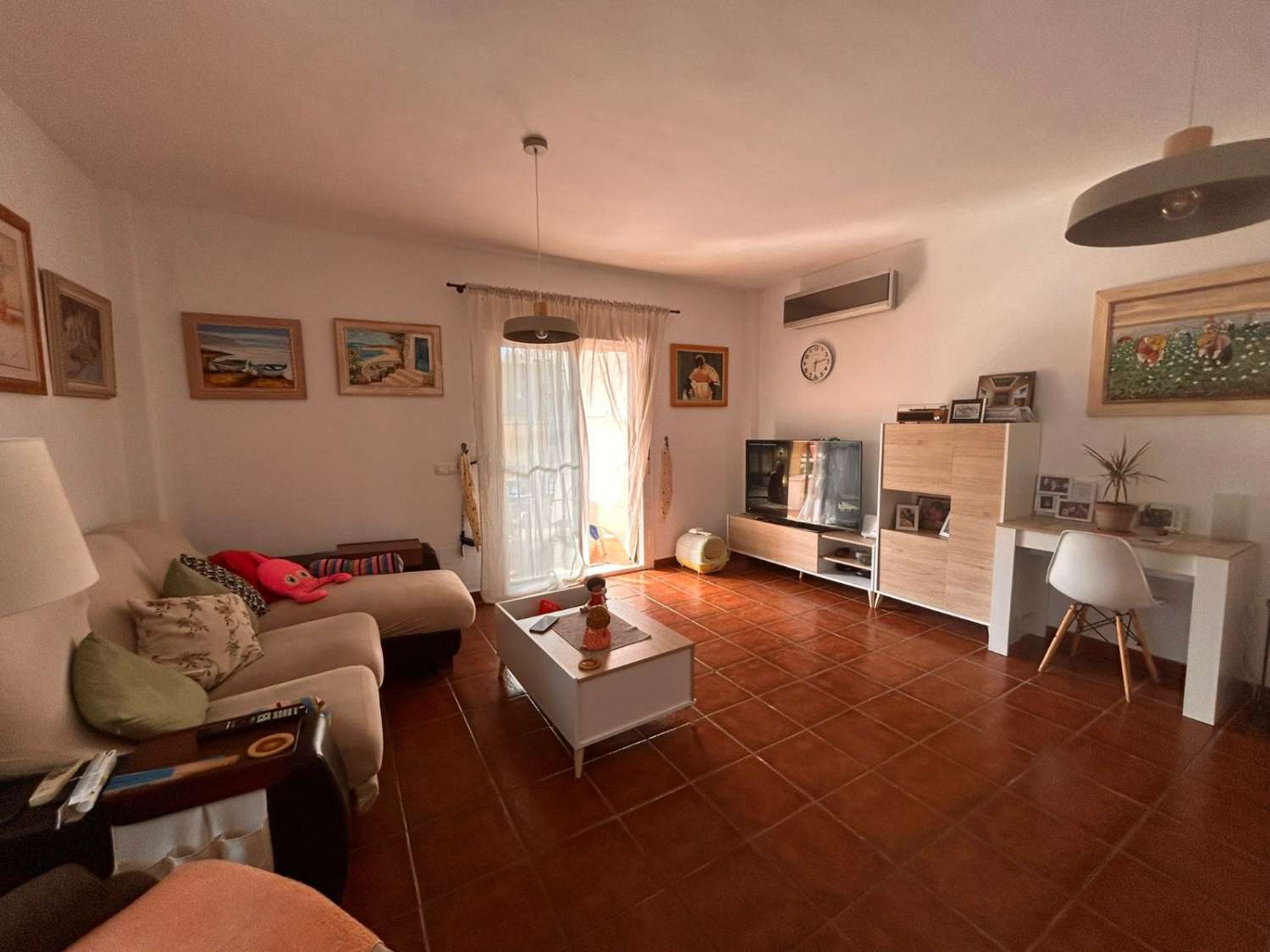 Exclusivo chalet independiente con piscina, zona de barbacoa y eficiencia energética