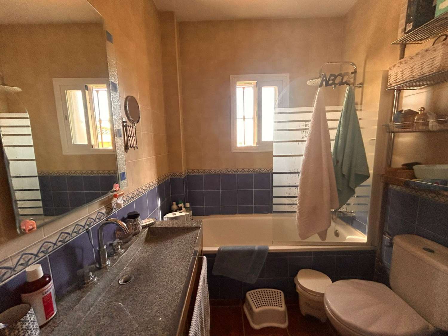 Exclusivo chalet independiente con piscina, zona de barbacoa y eficiencia energética