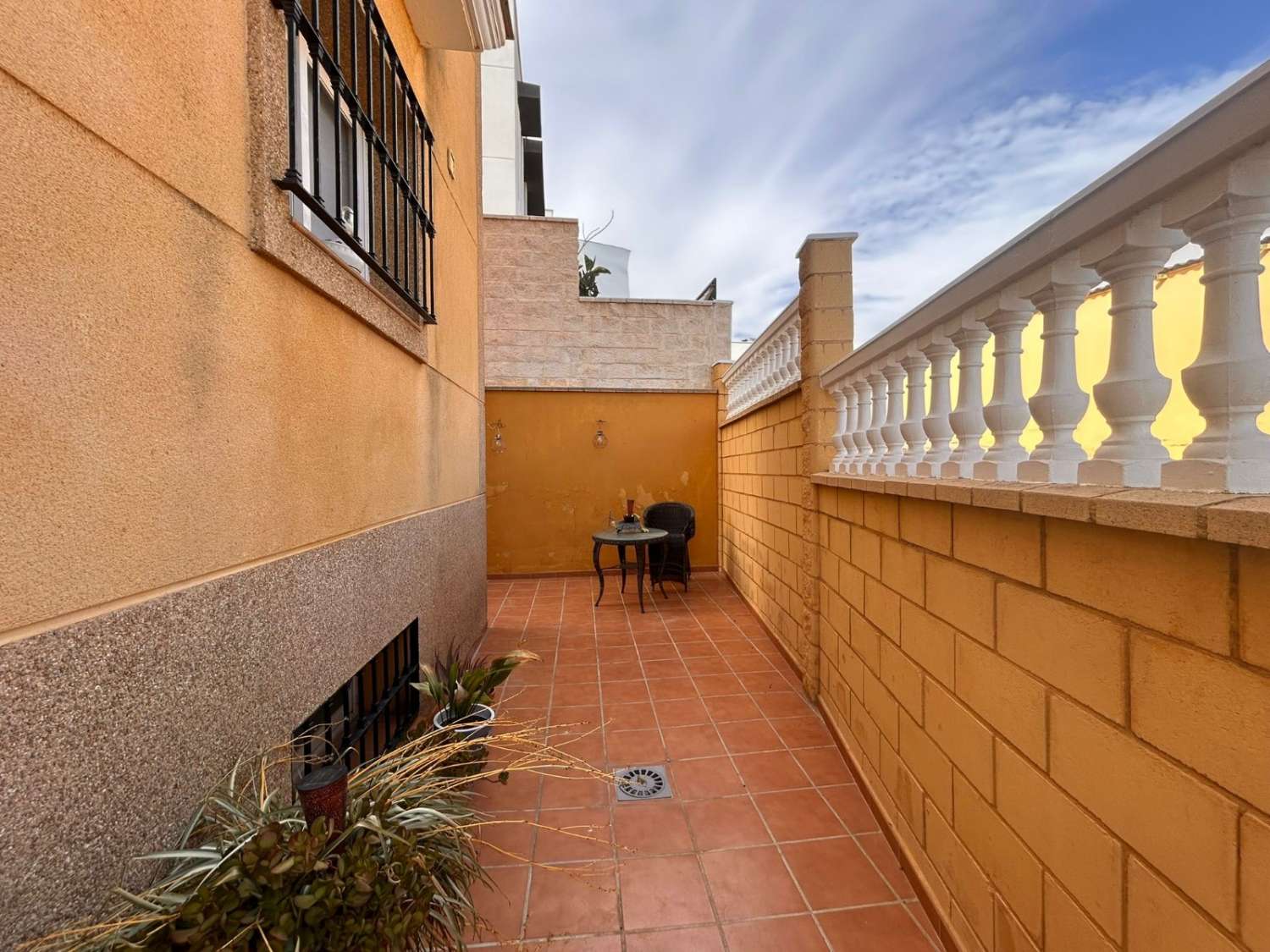 Exclusivo chalet independiente con piscina, zona de barbacoa y eficiencia energética