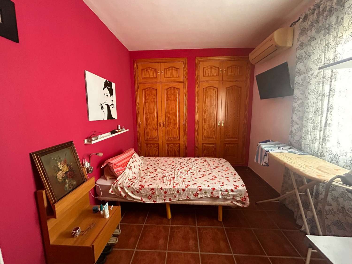 Exclusivo chalet independiente con piscina, zona de barbacoa y eficiencia energética