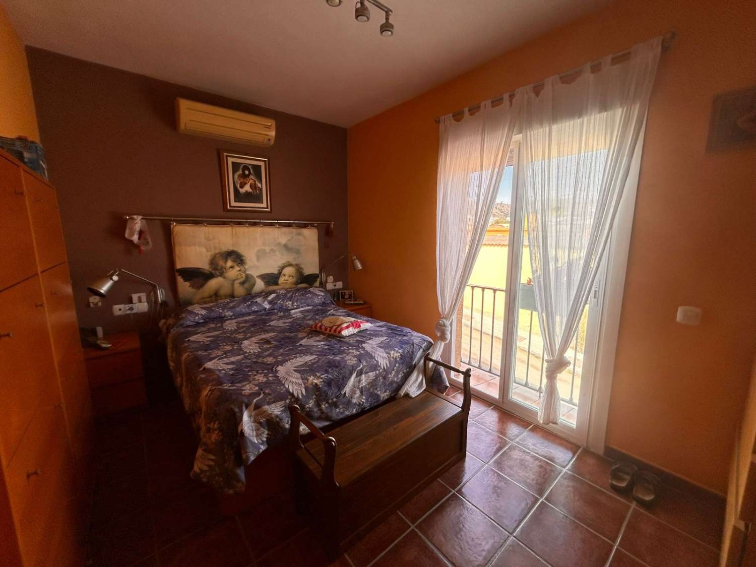Exclusivo chalet independiente con piscina, zona de barbacoa y eficiencia energética