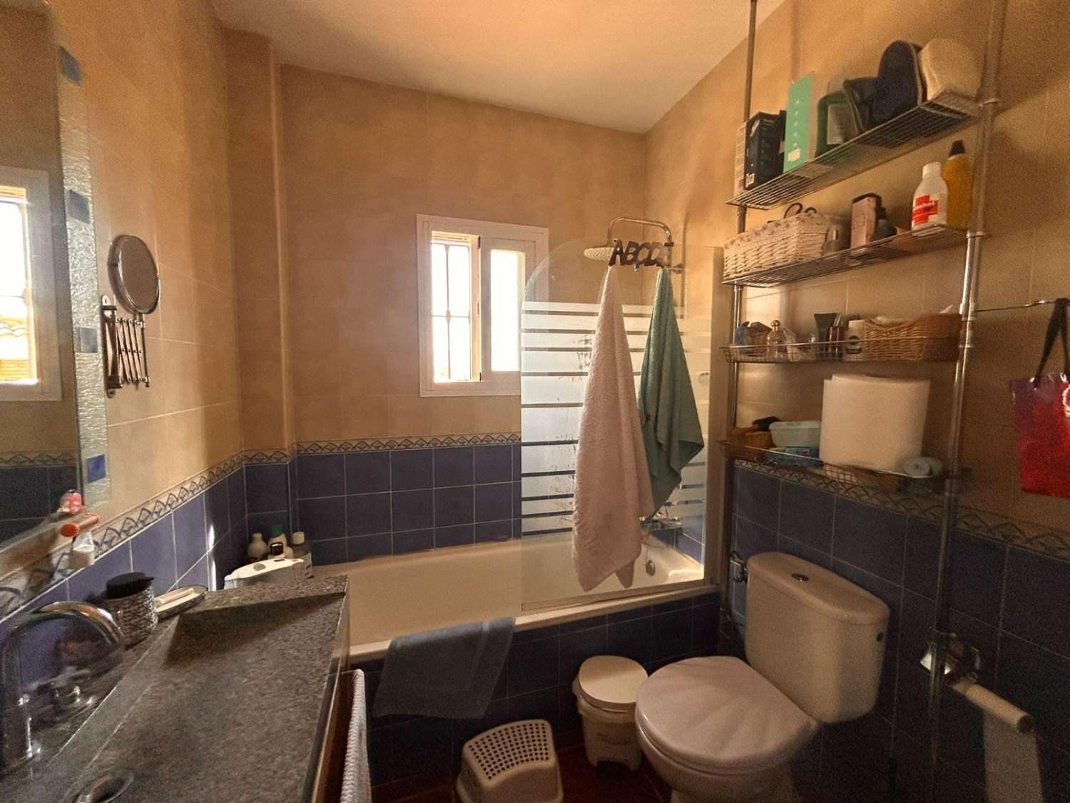 Exclusivo chalet independiente con piscina, zona de barbacoa y eficiencia energética
