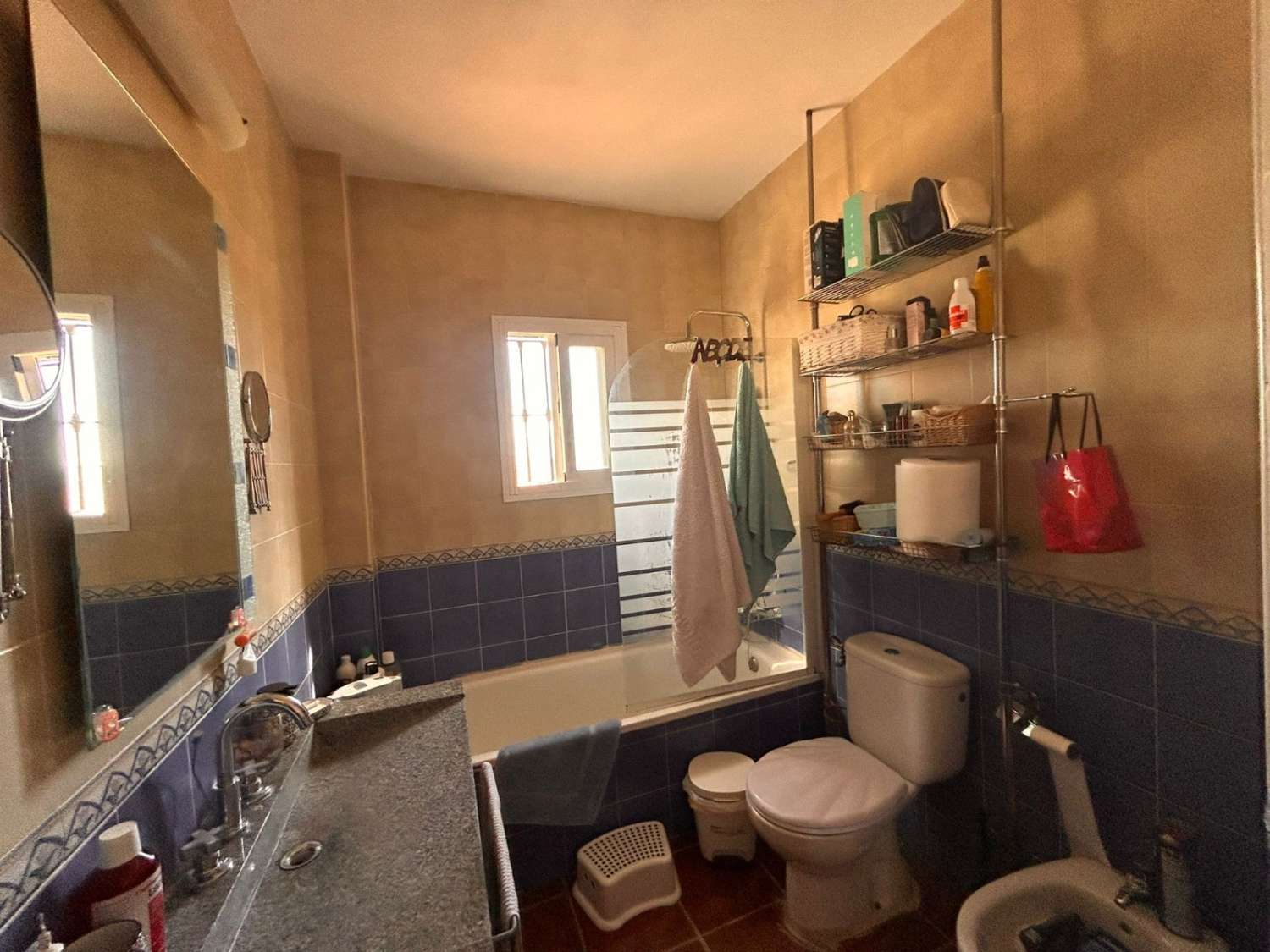 Exclusivo chalet independiente con piscina, zona de barbacoa y eficiencia energética