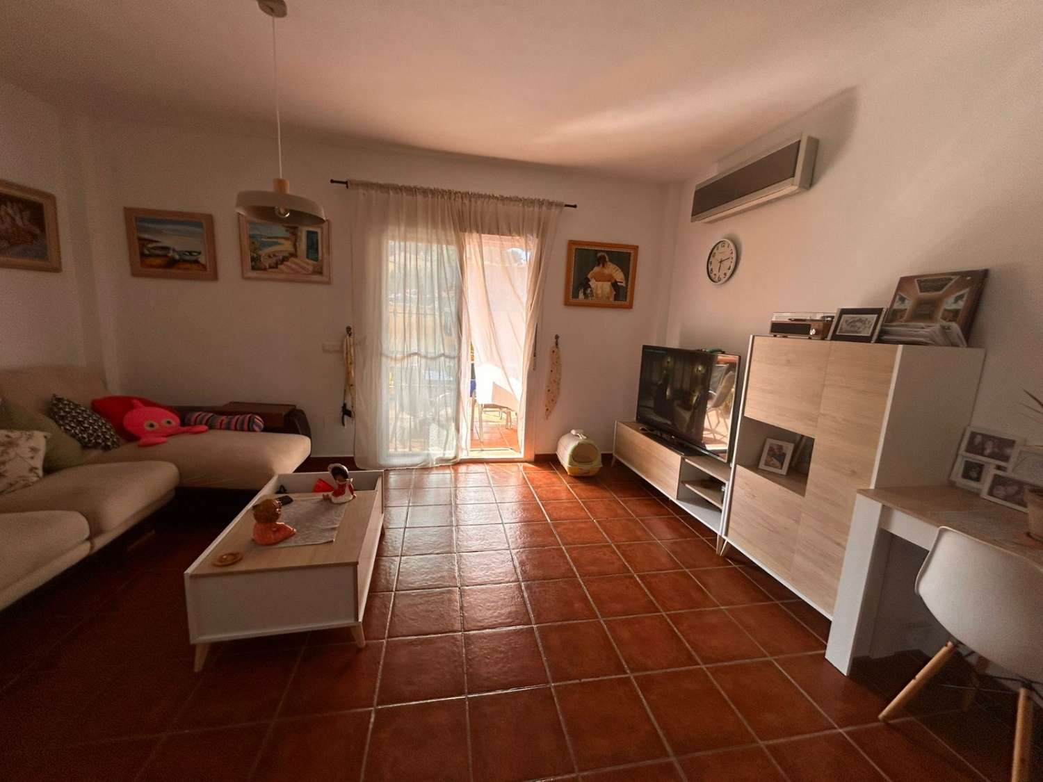 Exclusivo chalet independiente con piscina, zona de barbacoa y eficiencia energética