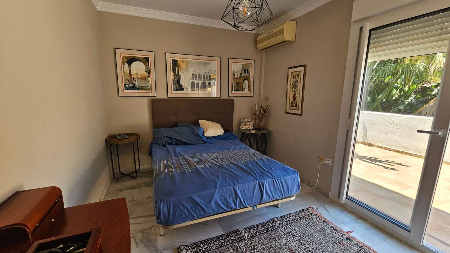 Magnífico chalet pareado con piscina y jardín privado en Alhaurín de la Torre
