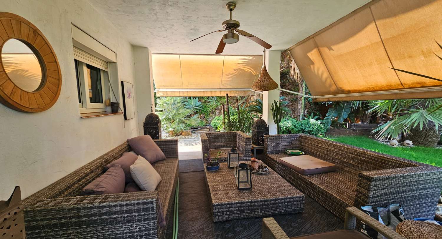 Magnífico chalet pareado con piscina y jardín privado en Alhaurín de la Torre