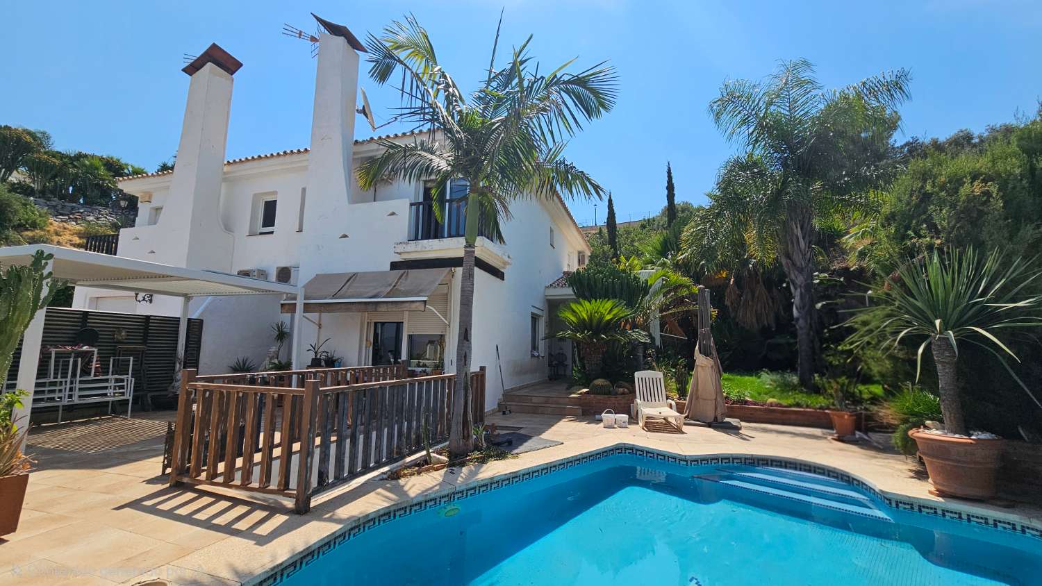 Magnífico chalet pareado con piscina y jardín privado en Alhaurín de la Torre