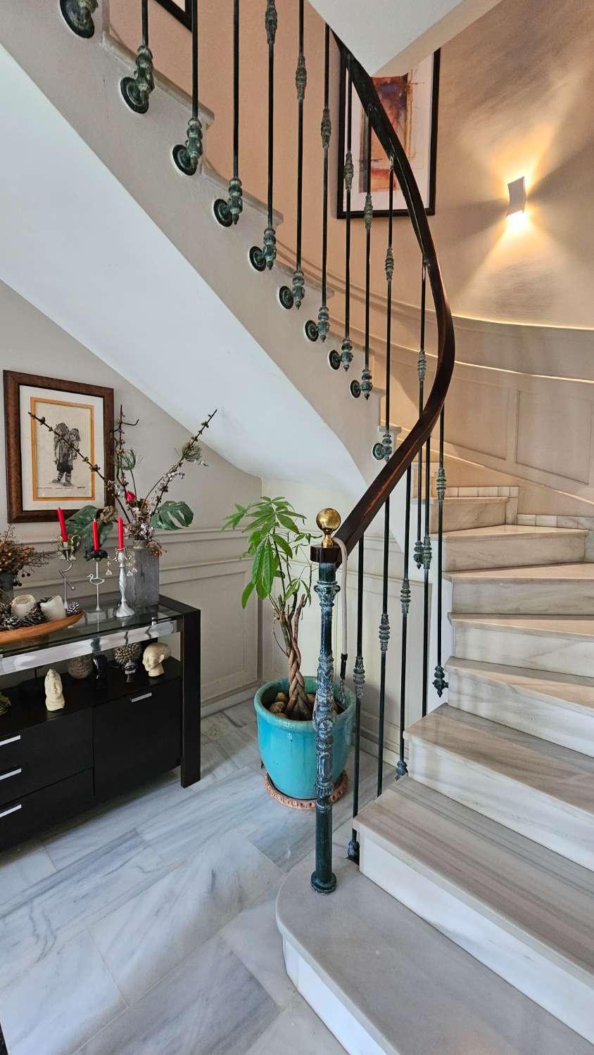 Magnífico chalet pareado con piscina y jardín privado en Alhaurín de la Torre
